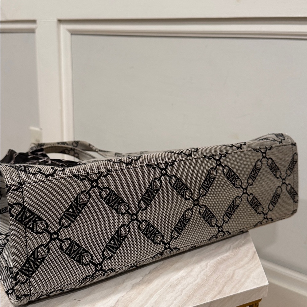 Michael Kors Bag Gigi Empire SAMPLE SALE Black Gray Tote - Picture 9 of 17